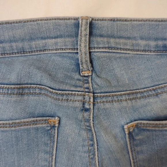 GAP 1969 True Skinny Jeans, Color Light Indigo Size 27 - Picture 11 of 12
